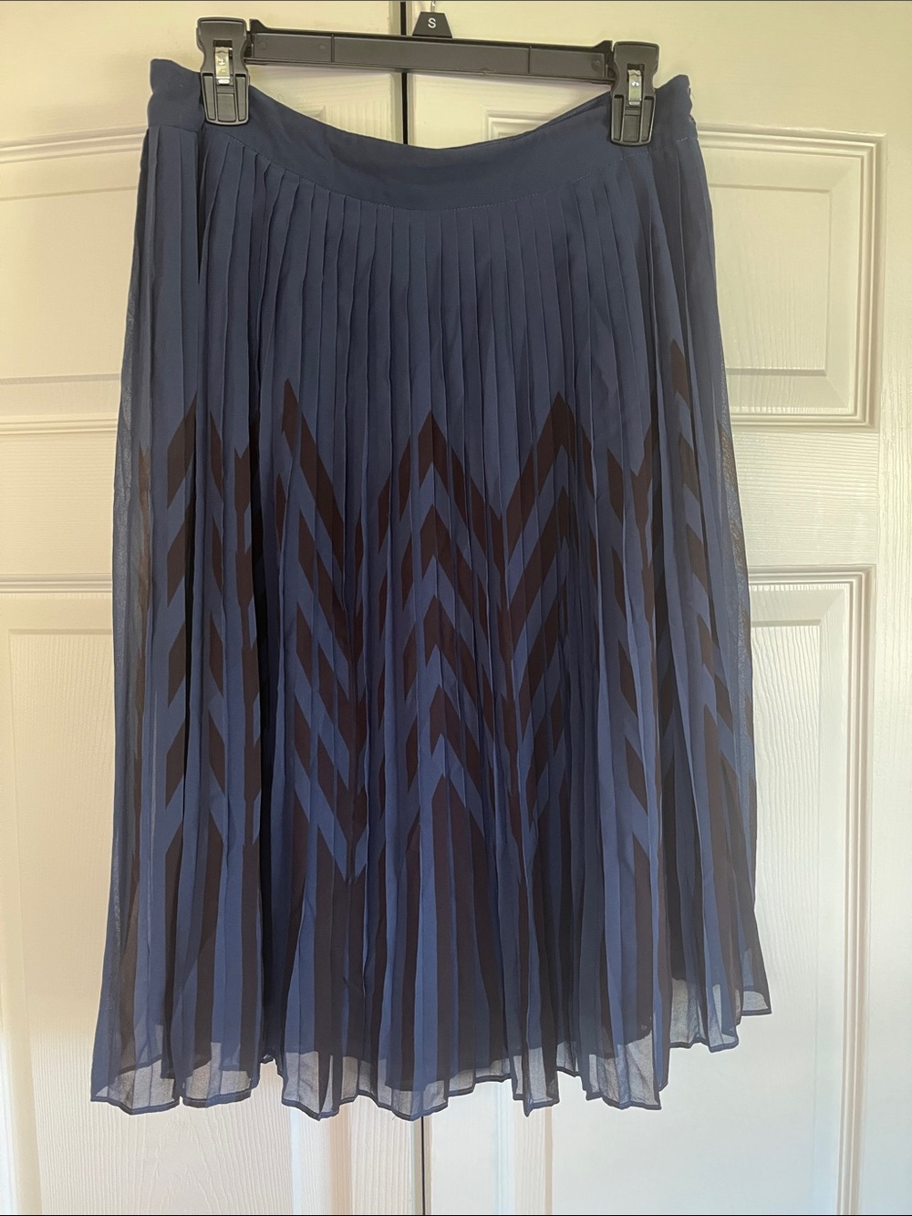 ModCloth Pleated Navy Blue Midi Skirt Chevron Pattern Size Large